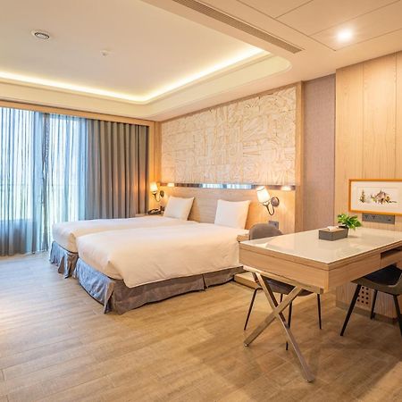 Guide Hotel Taichung Ziyou Εξωτερικό φωτογραφία