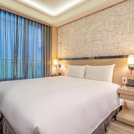 Guide Hotel Taichung Ziyou Εξωτερικό φωτογραφία