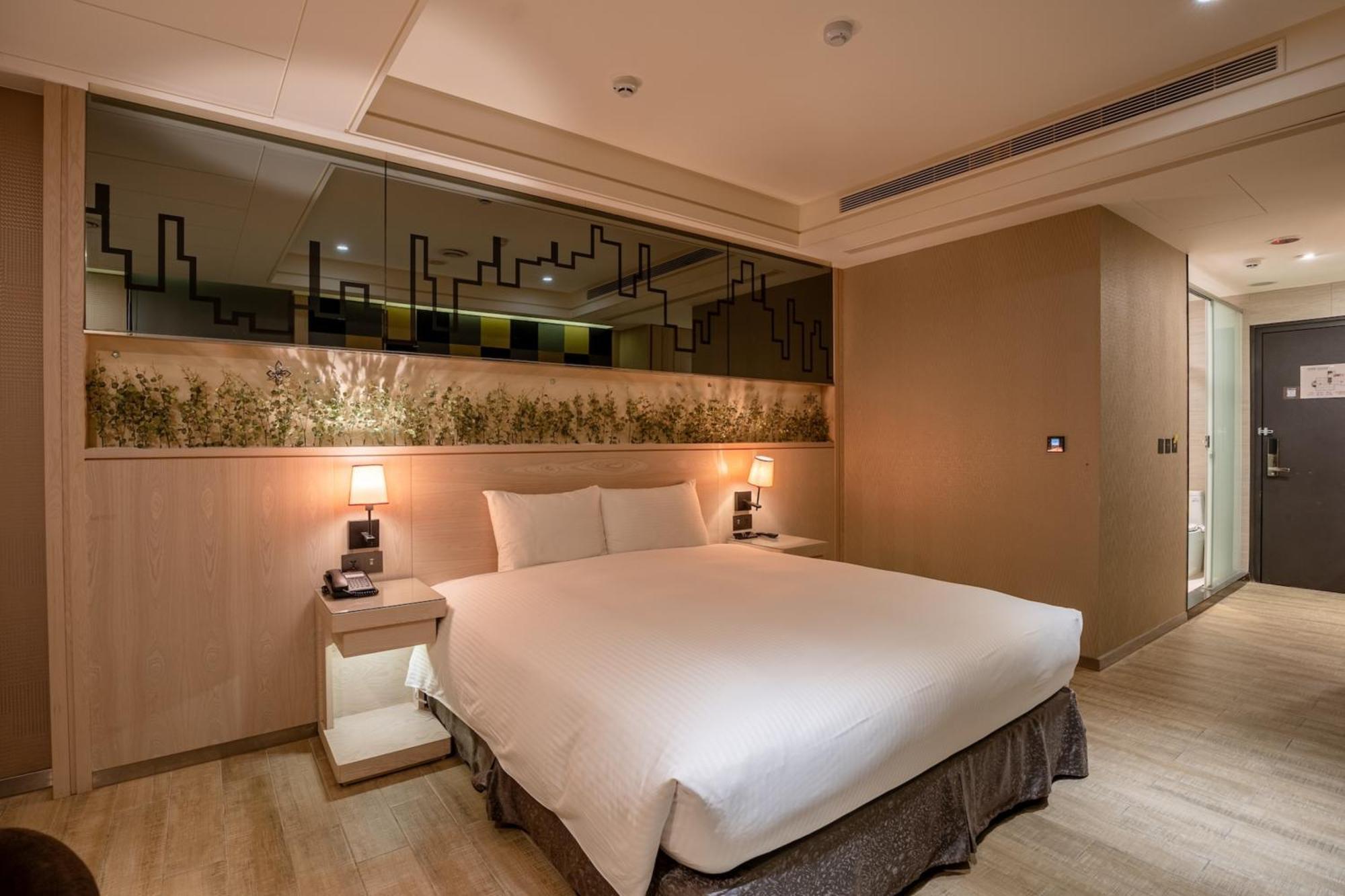 Guide Hotel Taichung Ziyou Εξωτερικό φωτογραφία