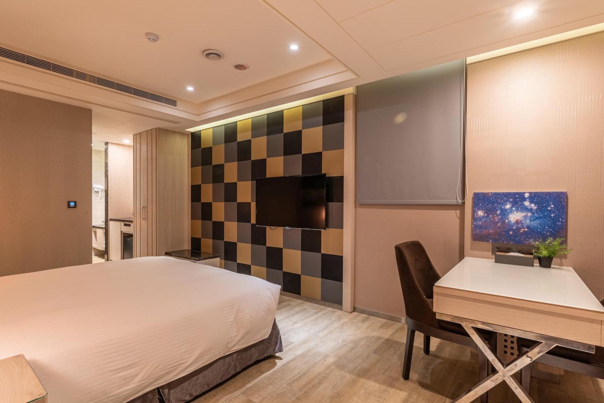 Guide Hotel Taichung Ziyou Εξωτερικό φωτογραφία