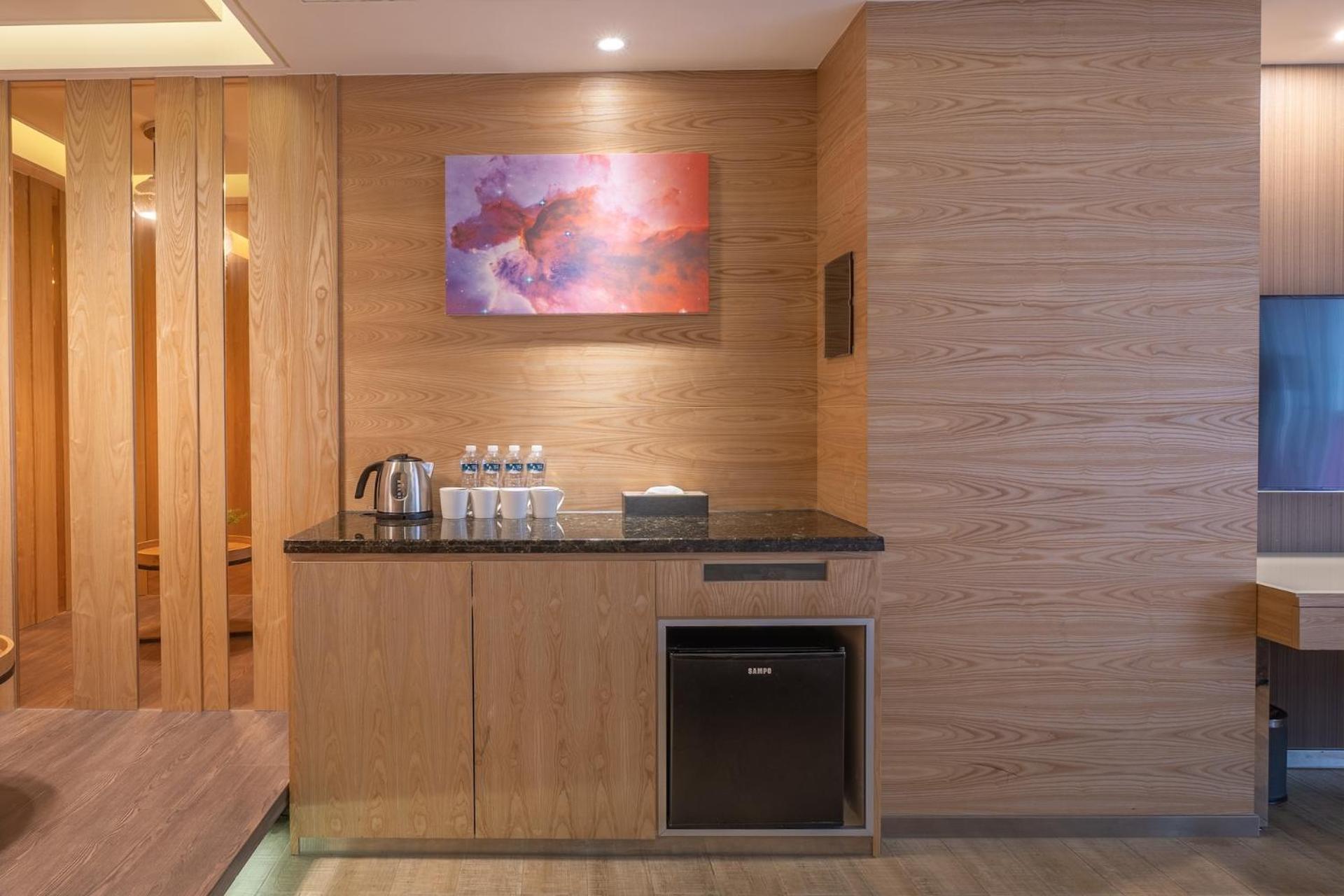 Guide Hotel Taichung Ziyou Εξωτερικό φωτογραφία