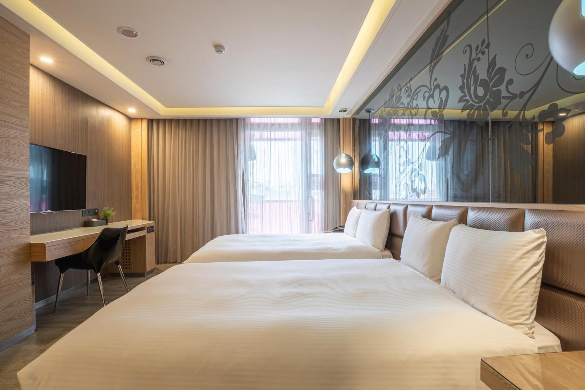 Guide Hotel Taichung Ziyou Εξωτερικό φωτογραφία