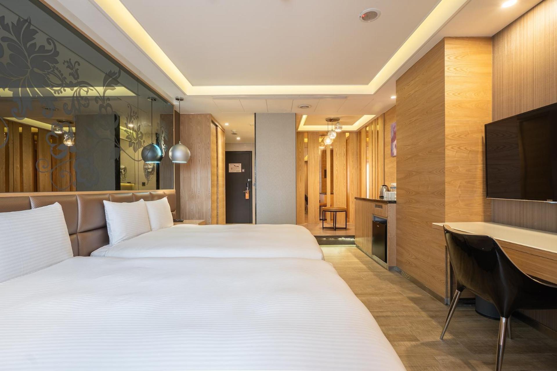 Guide Hotel Taichung Ziyou Εξωτερικό φωτογραφία