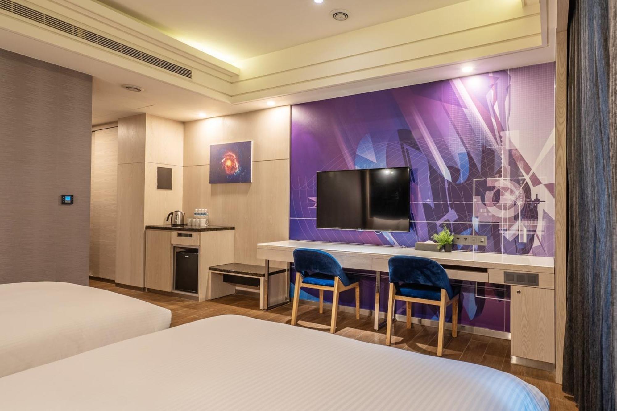 Guide Hotel Taichung Ziyou Εξωτερικό φωτογραφία