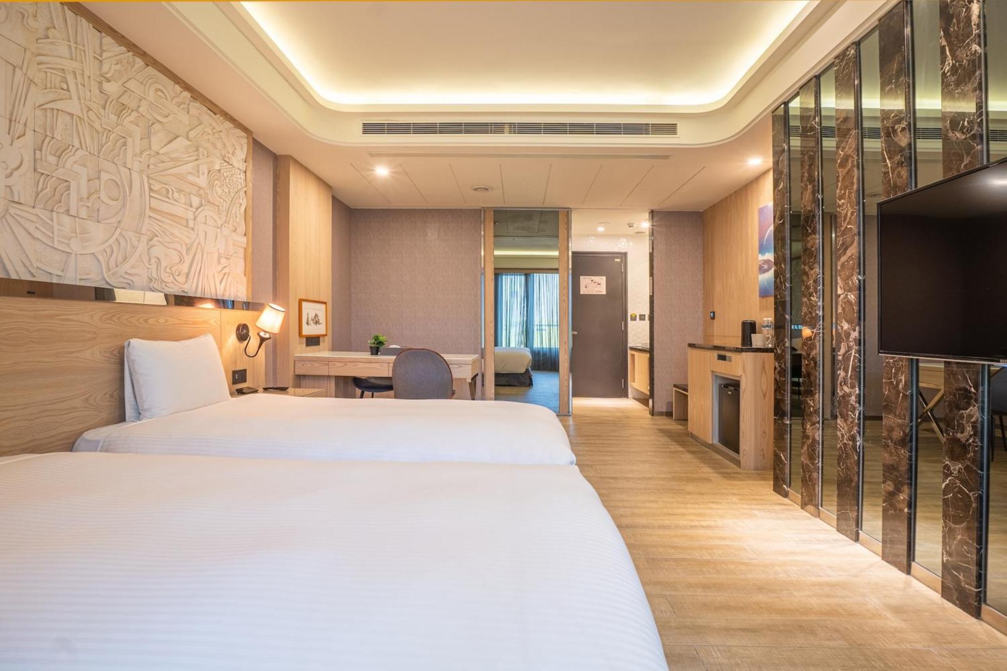 Guide Hotel Taichung Ziyou Εξωτερικό φωτογραφία