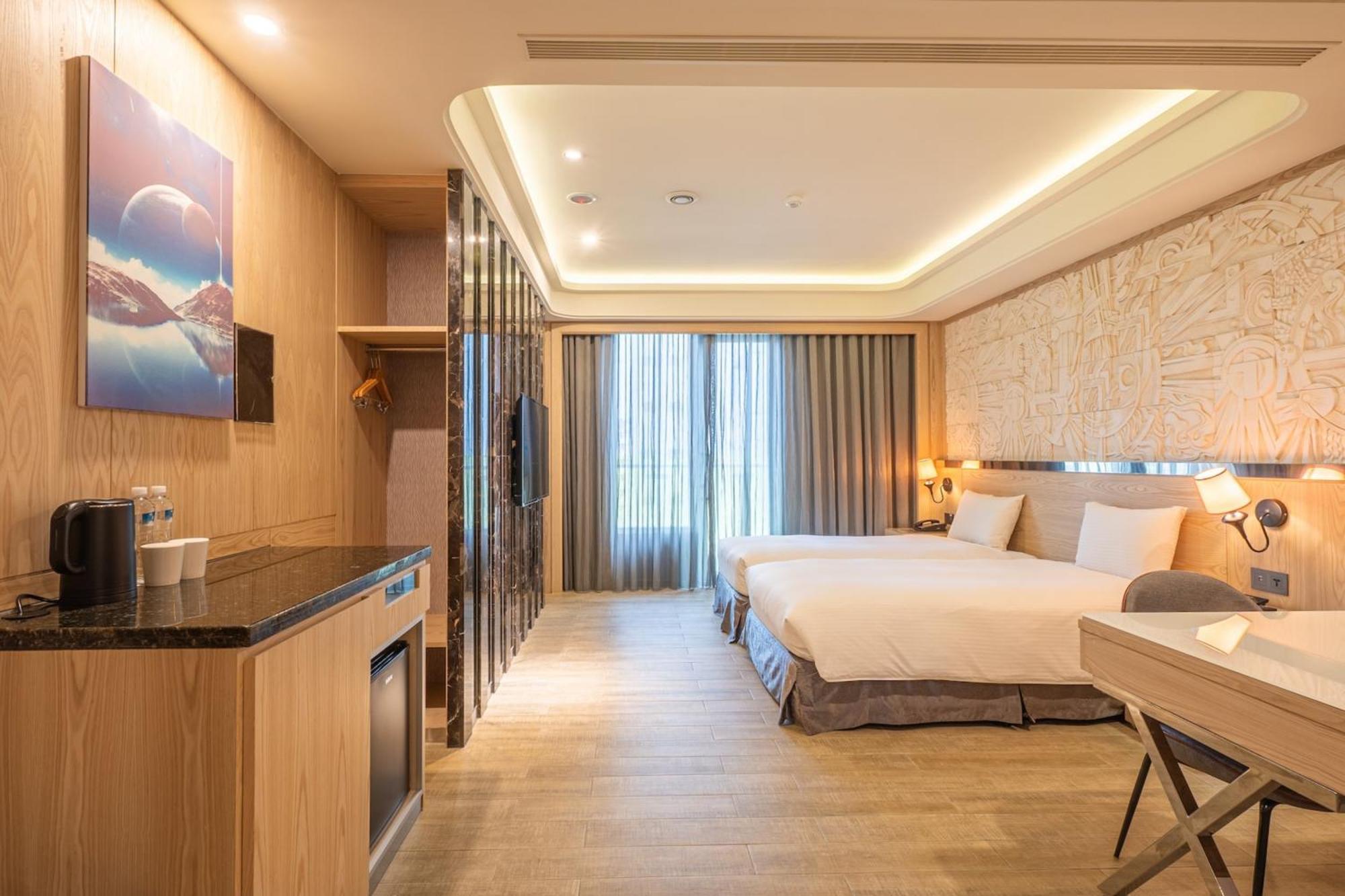 Guide Hotel Taichung Ziyou Εξωτερικό φωτογραφία