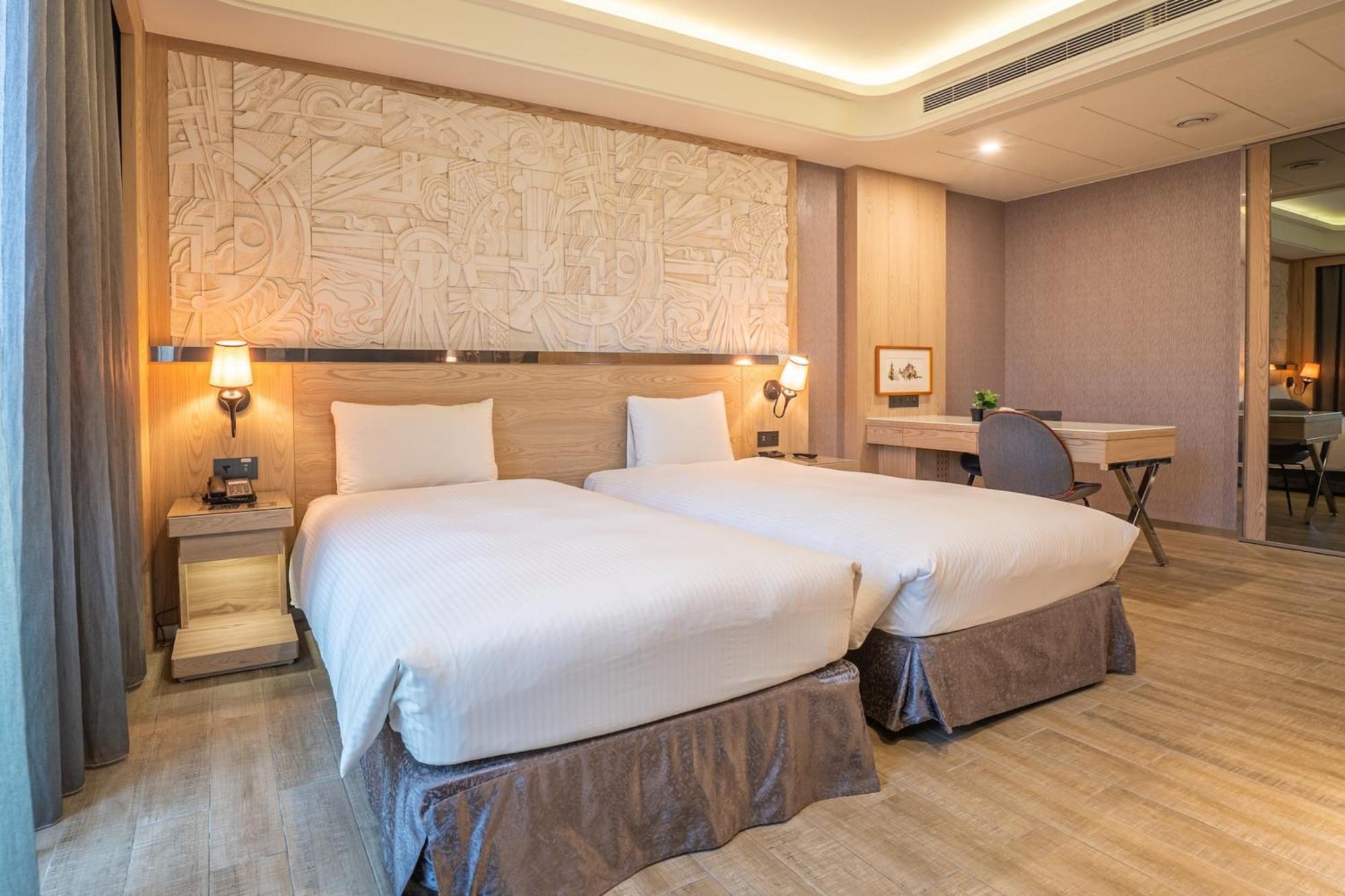 Guide Hotel Taichung Ziyou Εξωτερικό φωτογραφία