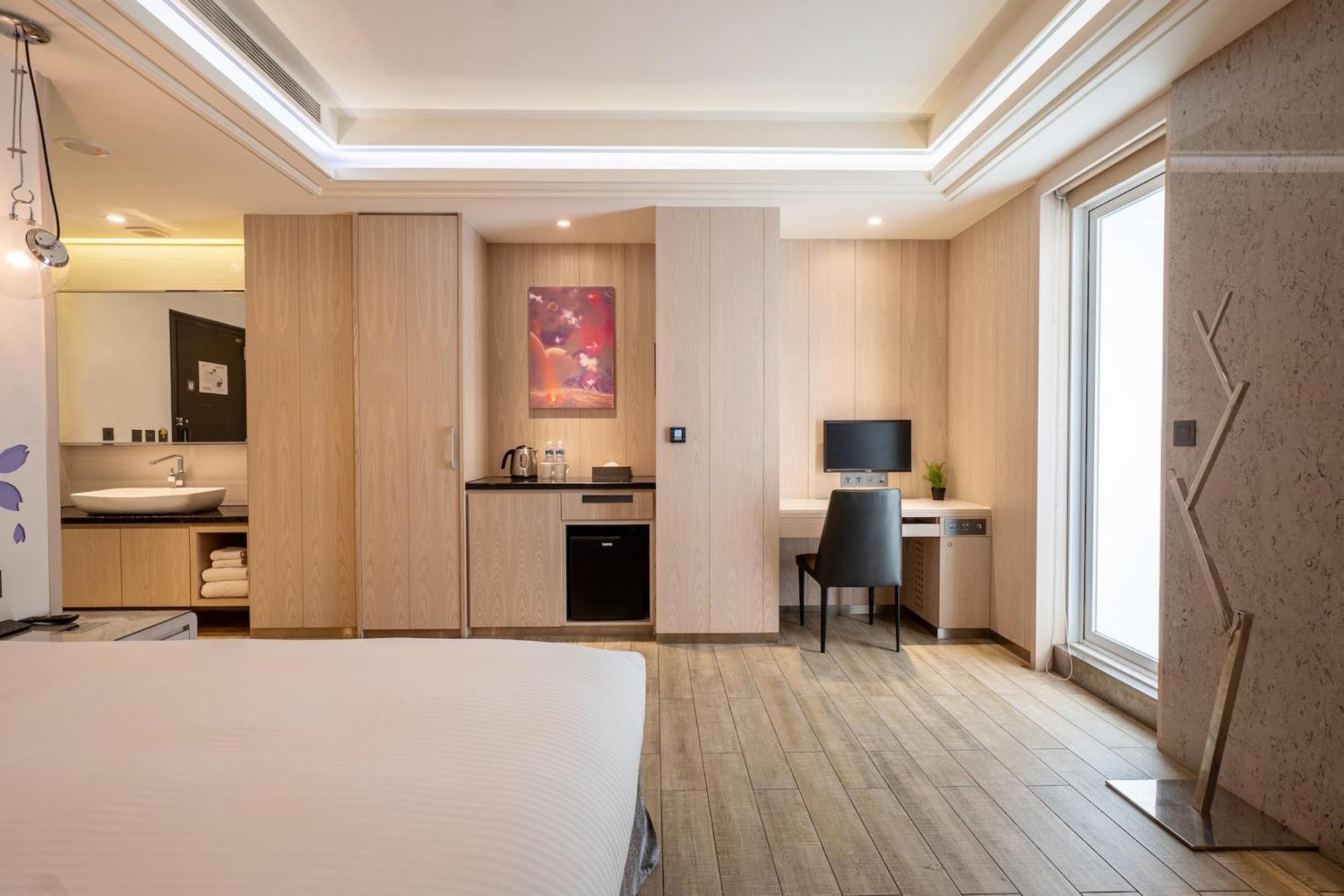 Guide Hotel Taichung Ziyou Εξωτερικό φωτογραφία