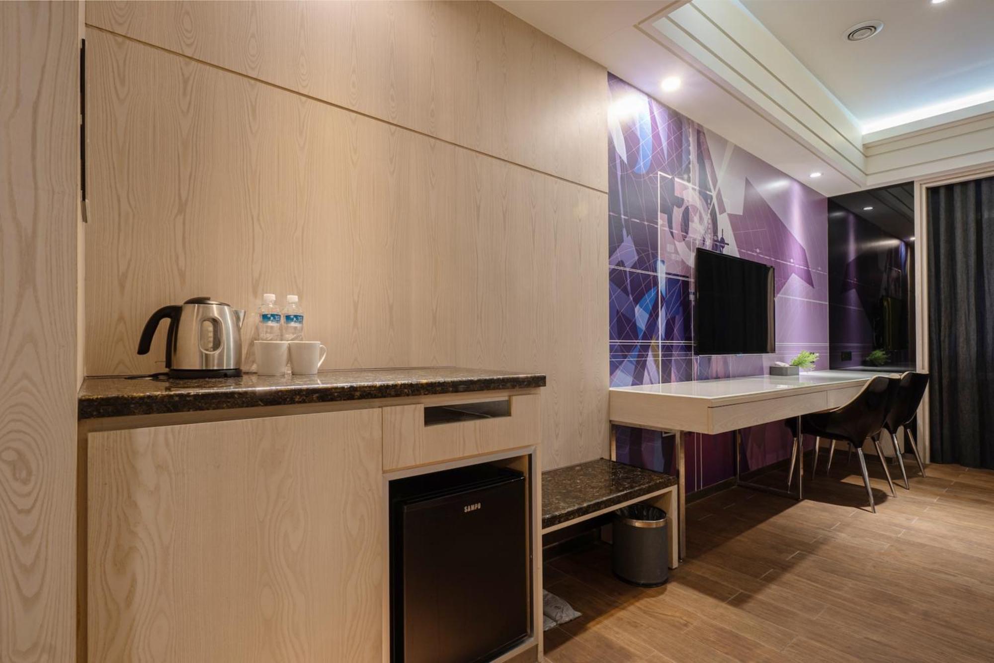 Guide Hotel Taichung Ziyou Εξωτερικό φωτογραφία