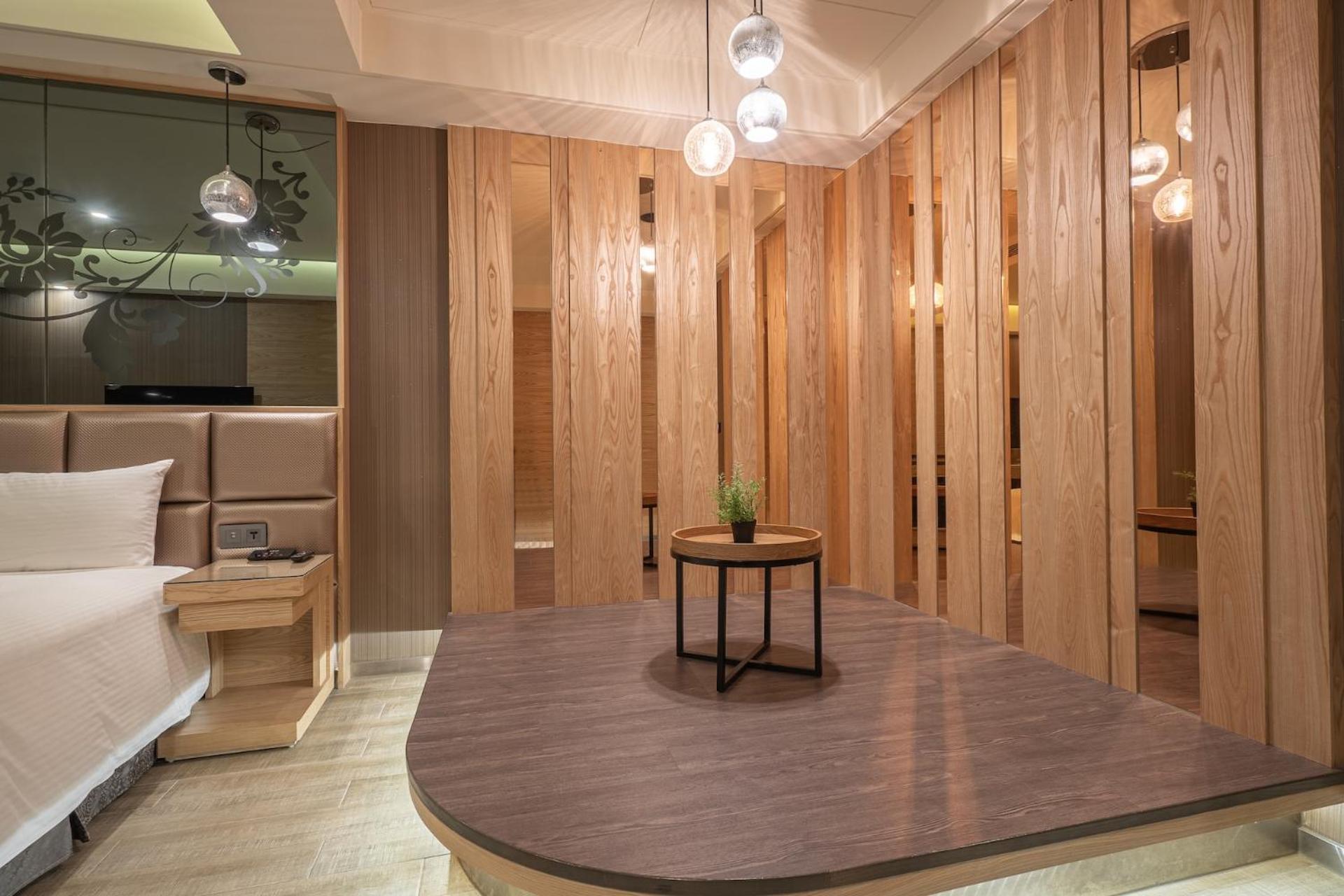 Guide Hotel Taichung Ziyou Εξωτερικό φωτογραφία